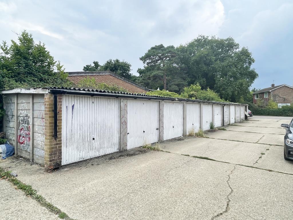 Lot: 103 - ELEVEN LOCK-UP GARAGES -
